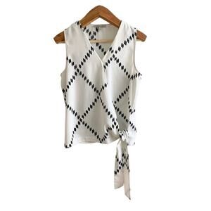 41 Hawthorn Wrap Sleeveless Blouse White and Black with Tie Medium